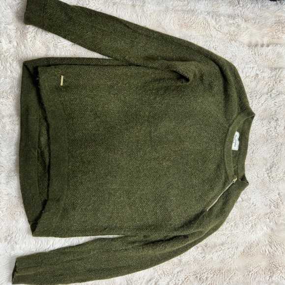 Abercrombie & Fitch Sweaters - Abercrombie & Fitch Knit Sweater